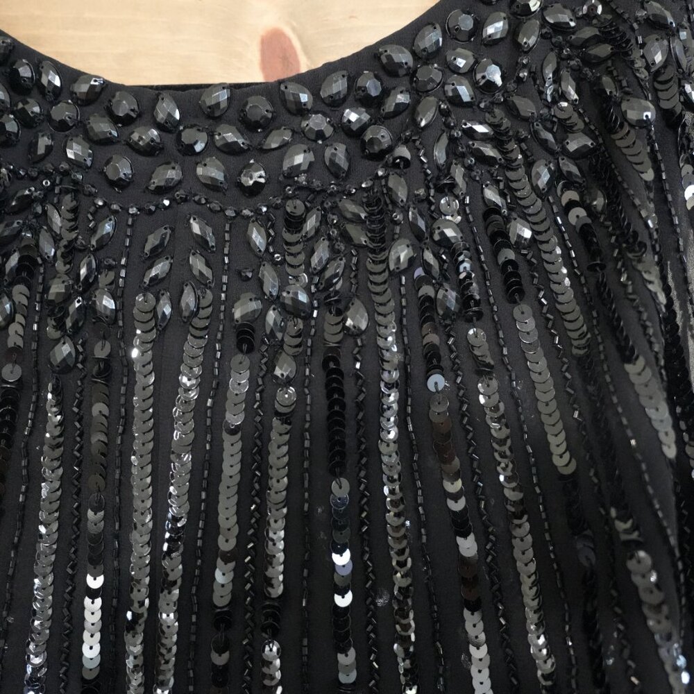 NWT Mac Duggal 93869 Black Embellished Beaded Column Cape Gown Size 12 - Picture 4 of 4